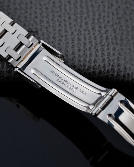Audemars Piguet Royal Oak 6007ST Image 2